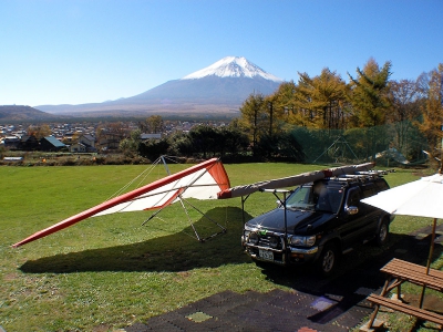ハンググライダー　ハングライダー　忍野スカイスポーツ倶楽部　空を飛ぶ　トーイング　富士山　ライブカメラ　パラグライダー　体験　忍野村　山梨県　富士五湖　関東　スカイスポーツ
